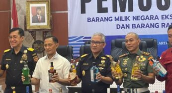 Bea Cukai Musnahkan Barang Ilegal Senilai Rp165 Miliar