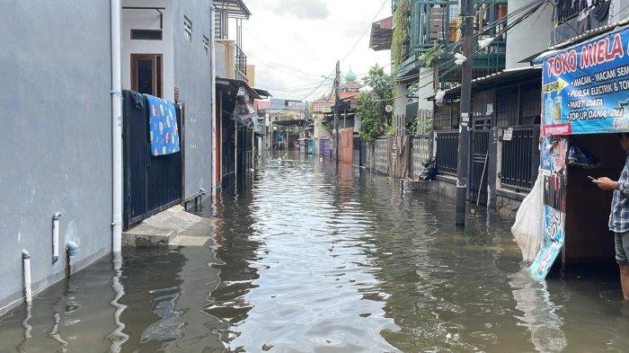 Banjir Jakarta Mulai Surut, Aktivitas Warga Normal Lagi