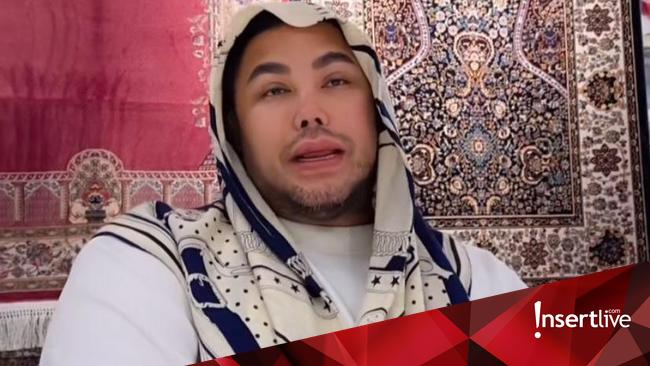 Ivan Gunawan Minta Maaf pada Ibunda di Arafah
